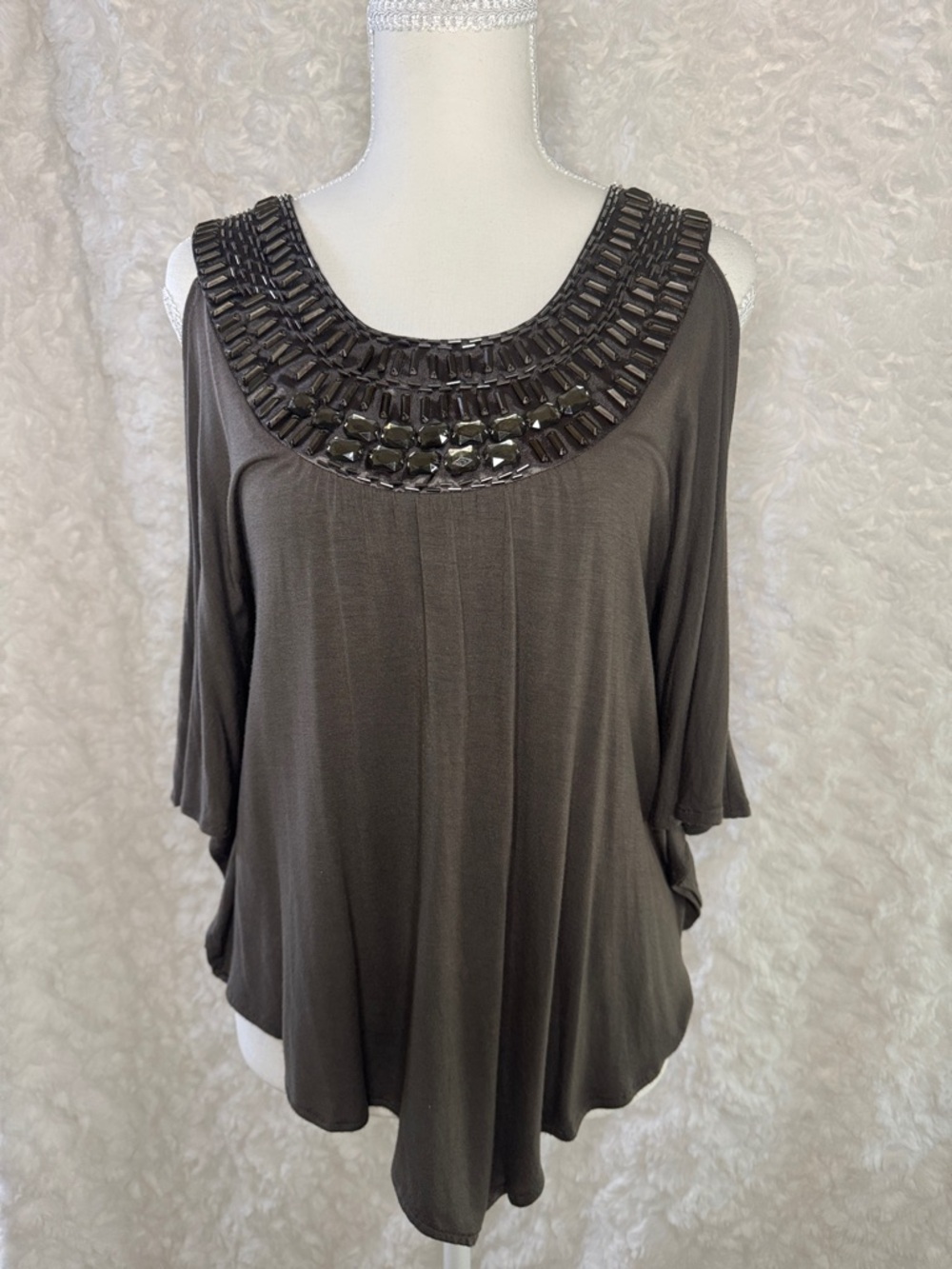 Embellished Cold-Shoulder Women’s Top in Hunter Green size small